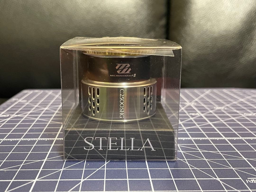 18ステラ　C2500SHG スプール　純正　新品　⑤