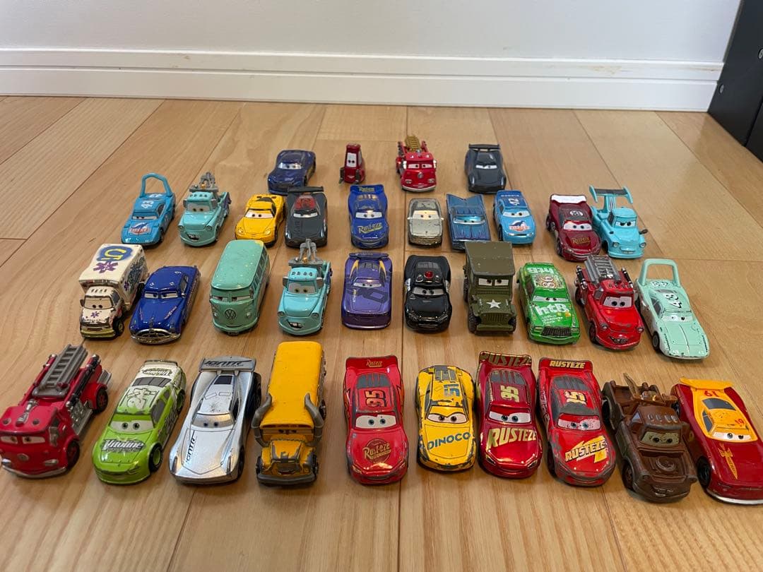 ディズニー・ピクサー カーズ　CARSミニカー34台セット