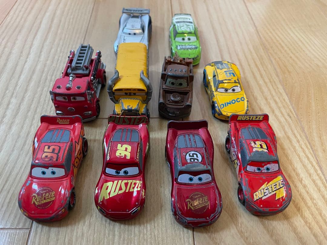 ディズニー・ピクサー カーズ　CARSミニカー34台セット