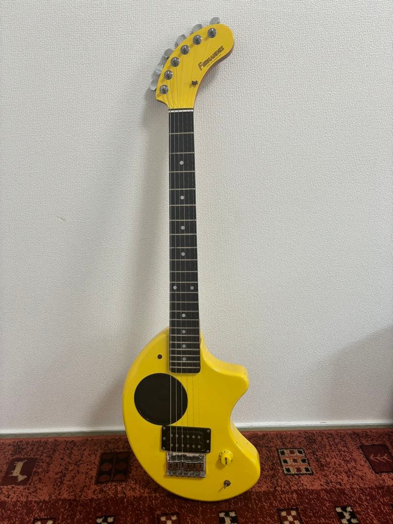 FERNANDES ZO-3 イエロー アンプ内蔵エレキギター