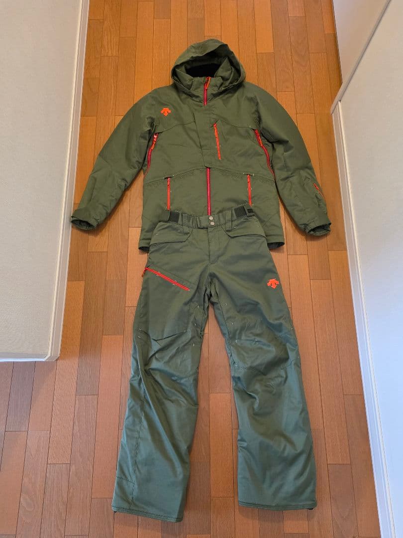デサント DESCENTE スキーウェア上下（上L・下M）
