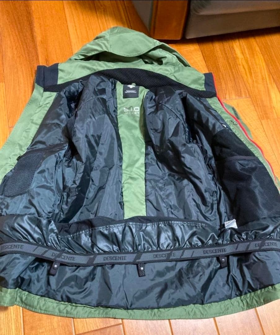 デサント DESCENTE スキーウェア上下（上L・下M）