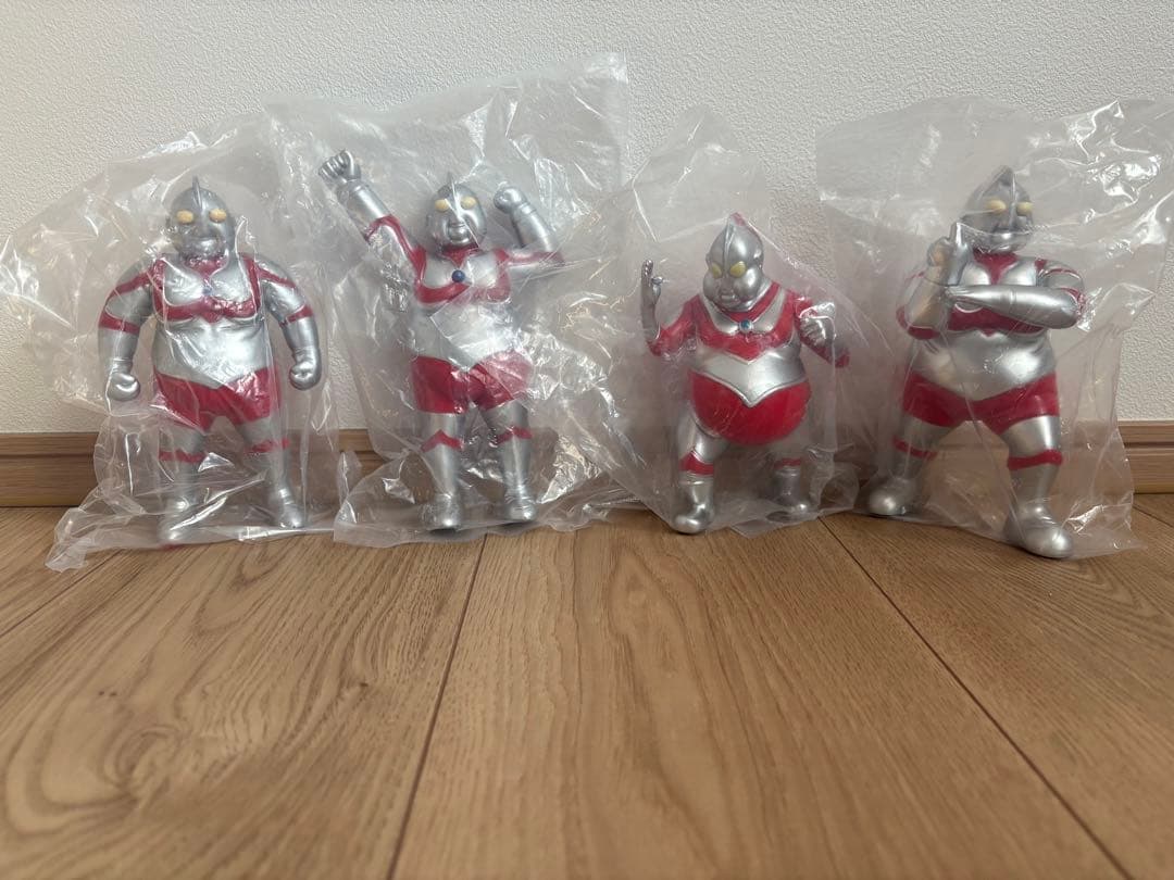 デブトラマン　4種セット