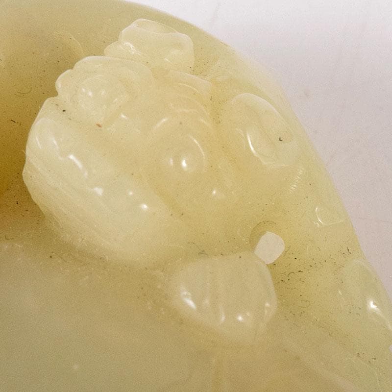 中国　玉石彫刻　神獣　根付　紙鎮　置物　C　8213E