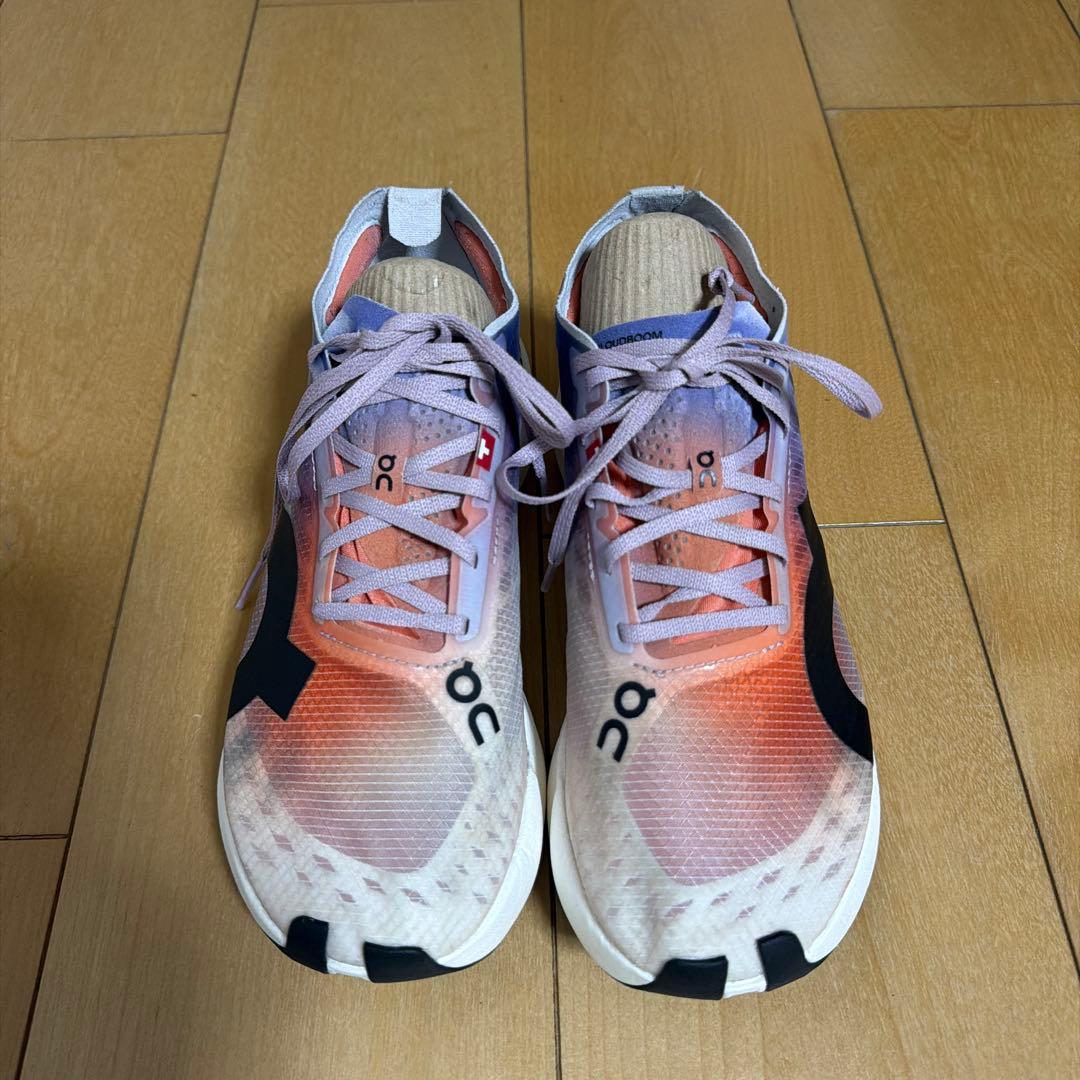 Onクラウドブルームストライク　23センチ 美品