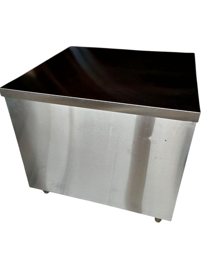 ステンレス　業務用　調理台　作業台　収納