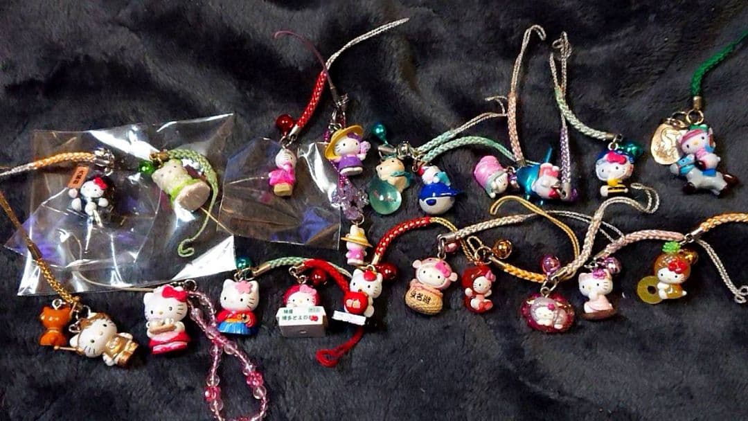 ふ*う様 ご当地ハローキティ ストラップ 95個セット　タグなし　レア