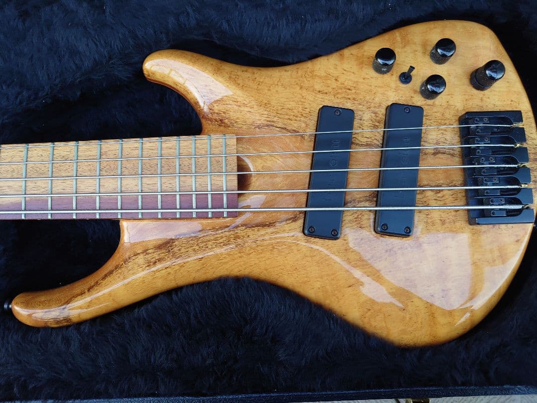 ベース roscoe LG3005