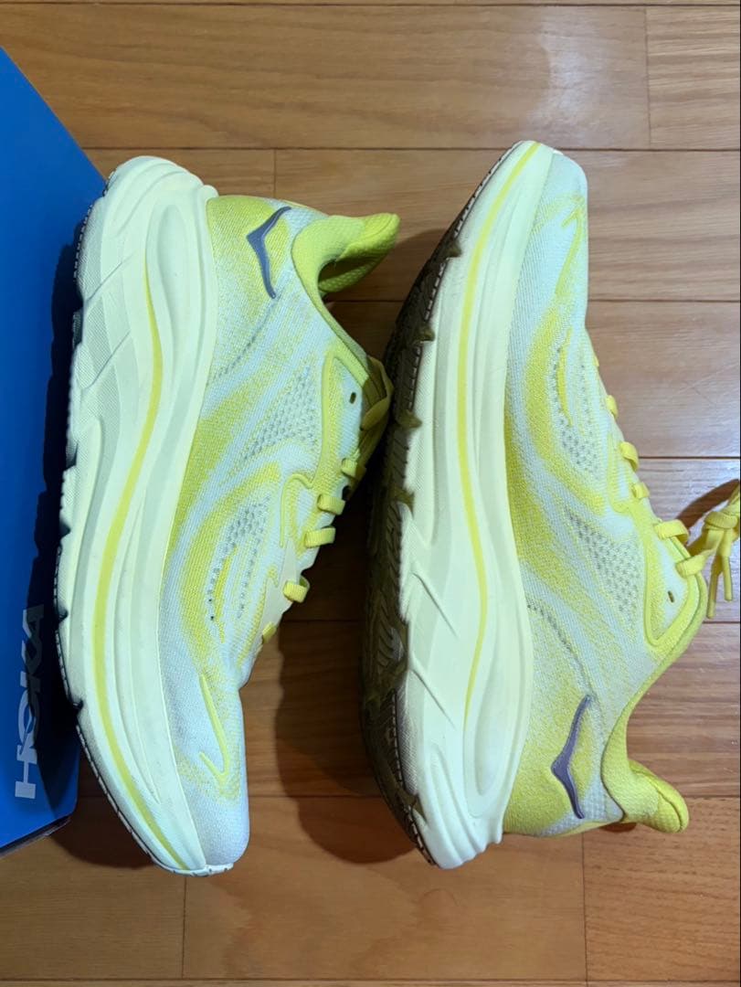 HOKA イエロー ランニングシューズ26.0