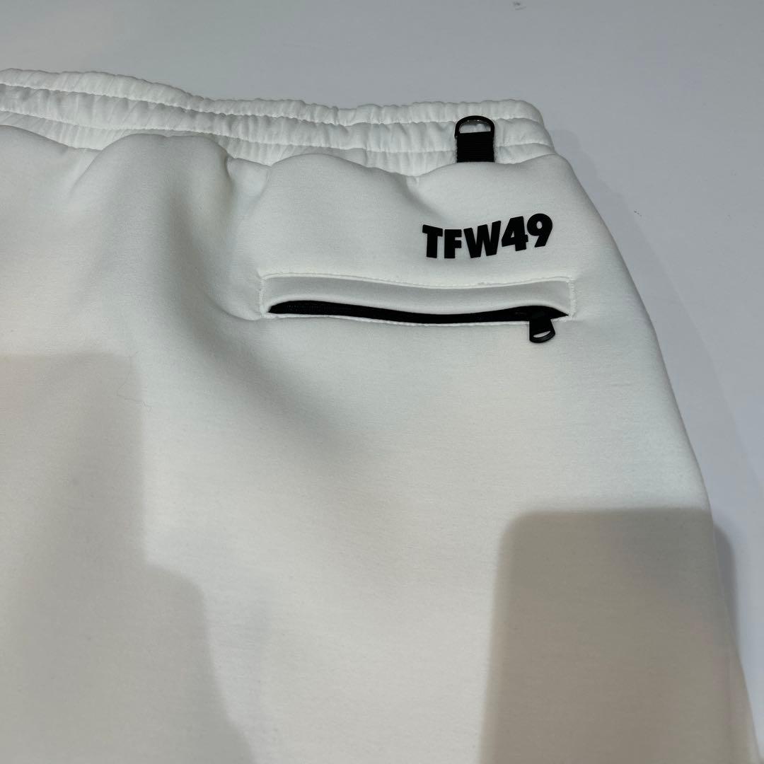 新品❤️ホワイト TFW49 ロゴ スカート