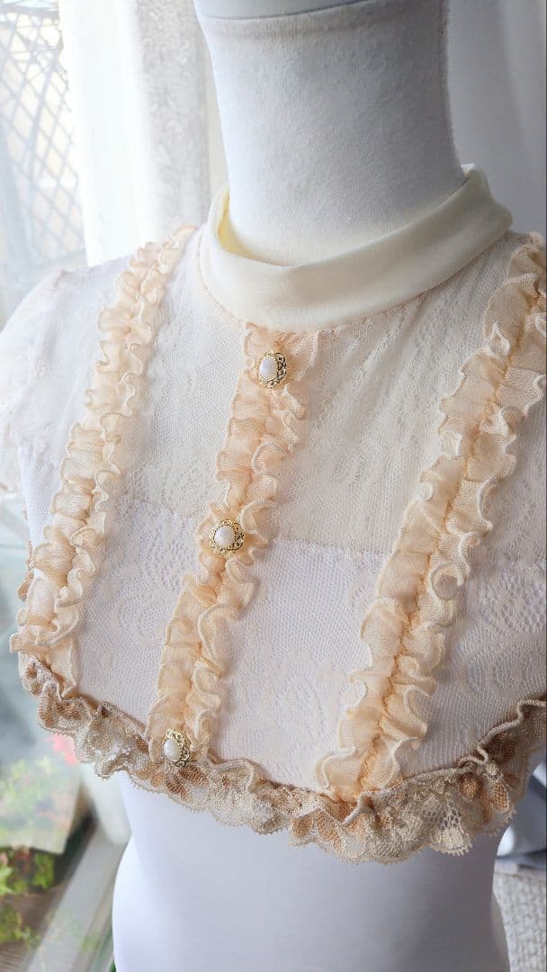 Ｓ～Ｍ／アイボリーフリルレースで贅沢エレガント。ロココ調宮廷ドレス娘役レオタード