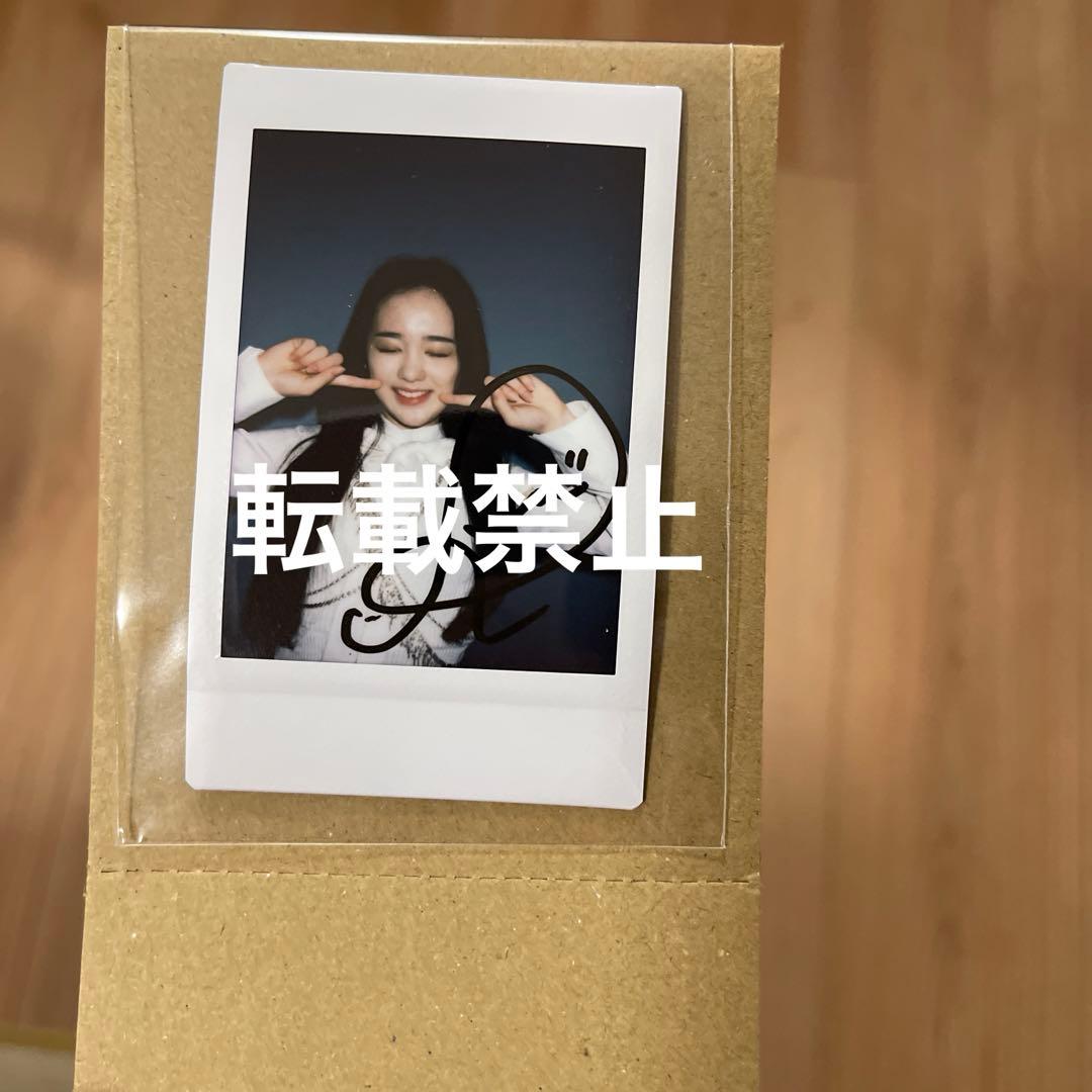 NiziU 直筆サイン入りインスタント写真 【RIO】