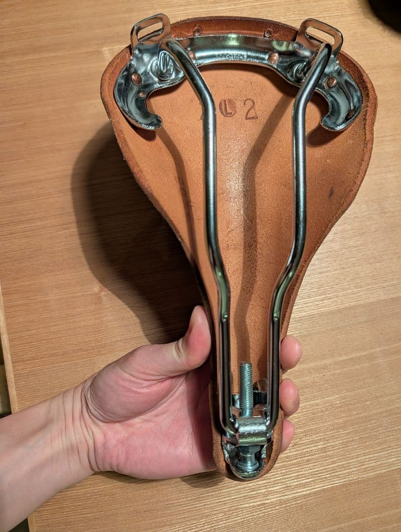 brooks swift サドル