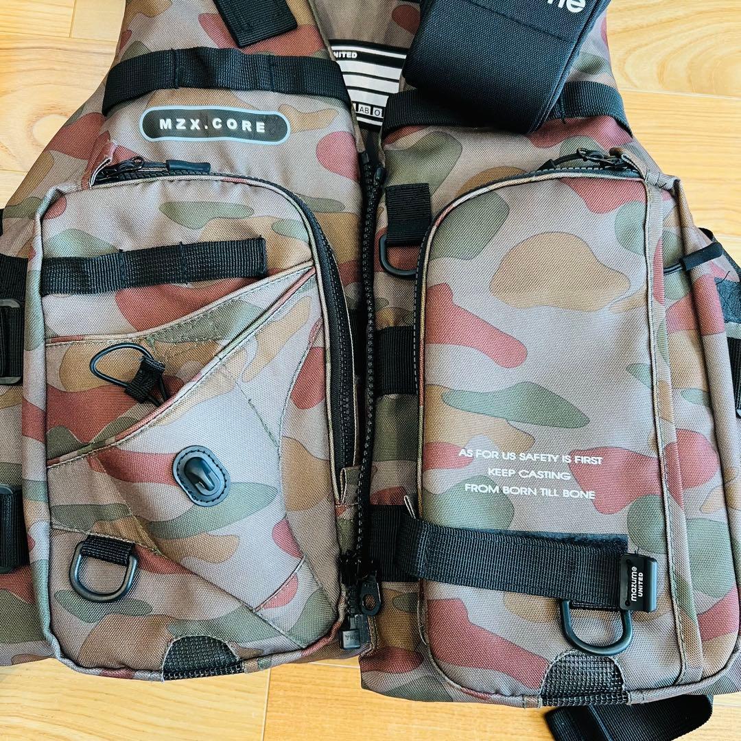 mazume フィッシングベスト　ライフジャケットマヅメ　ベスト　迷彩　美品