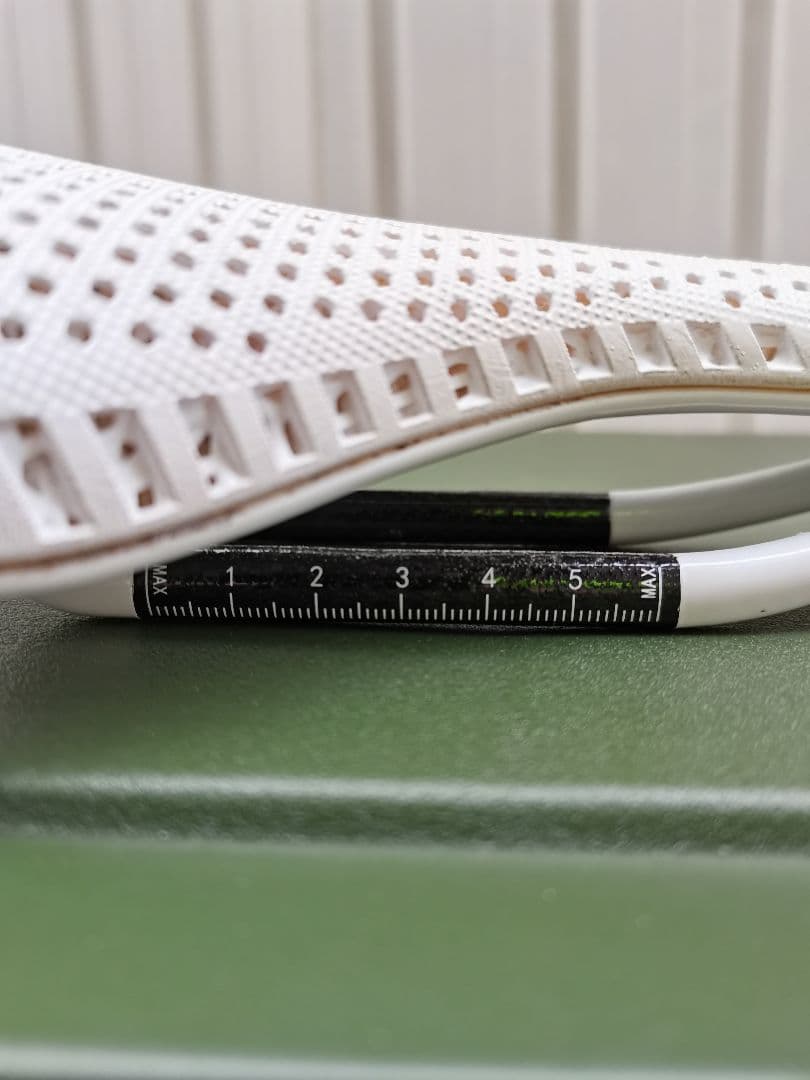 elvesbike サドル ホワイト