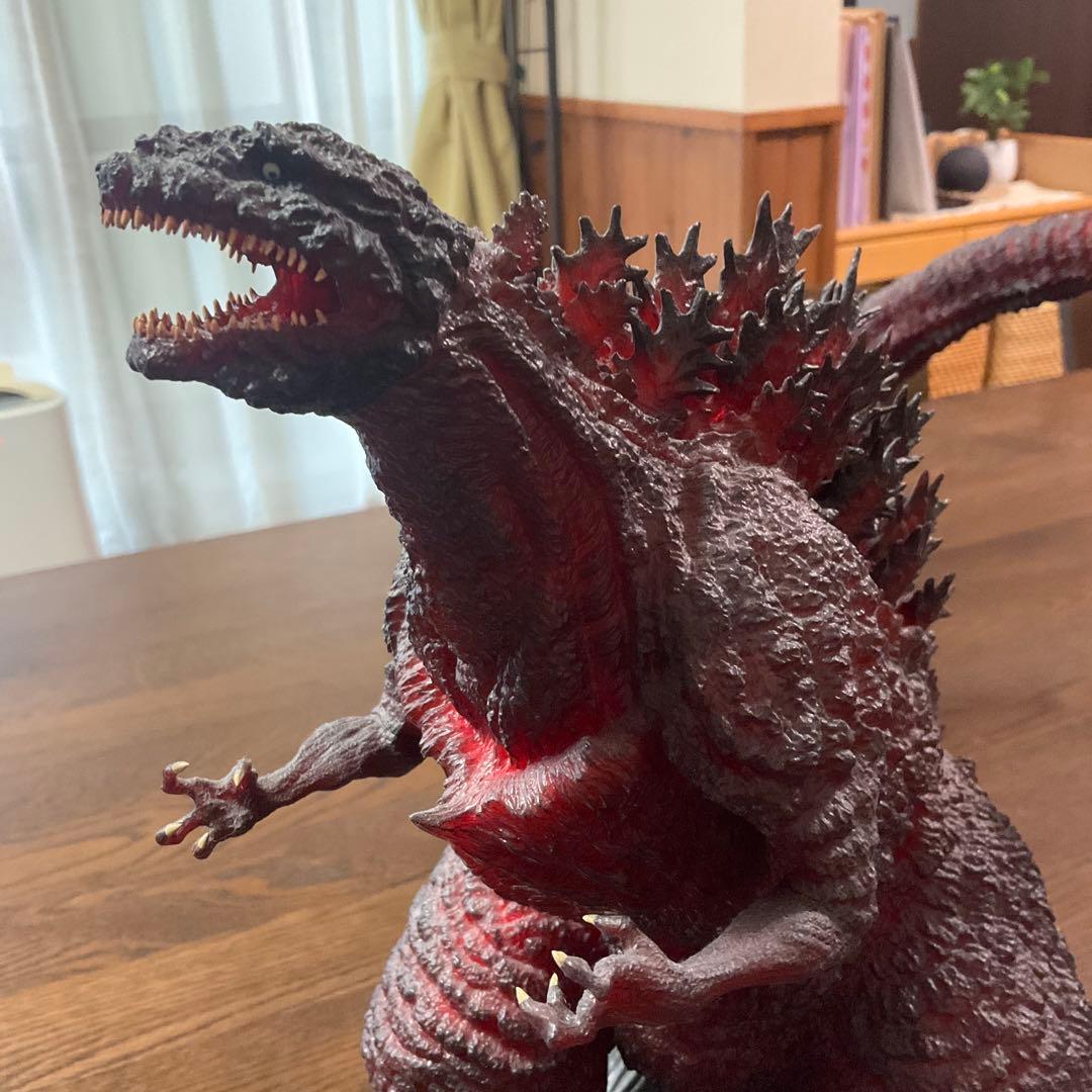日比谷ゴジラスクエア　ゴジラ像　レッド・クリアVer. 東宝30cmシリーズ