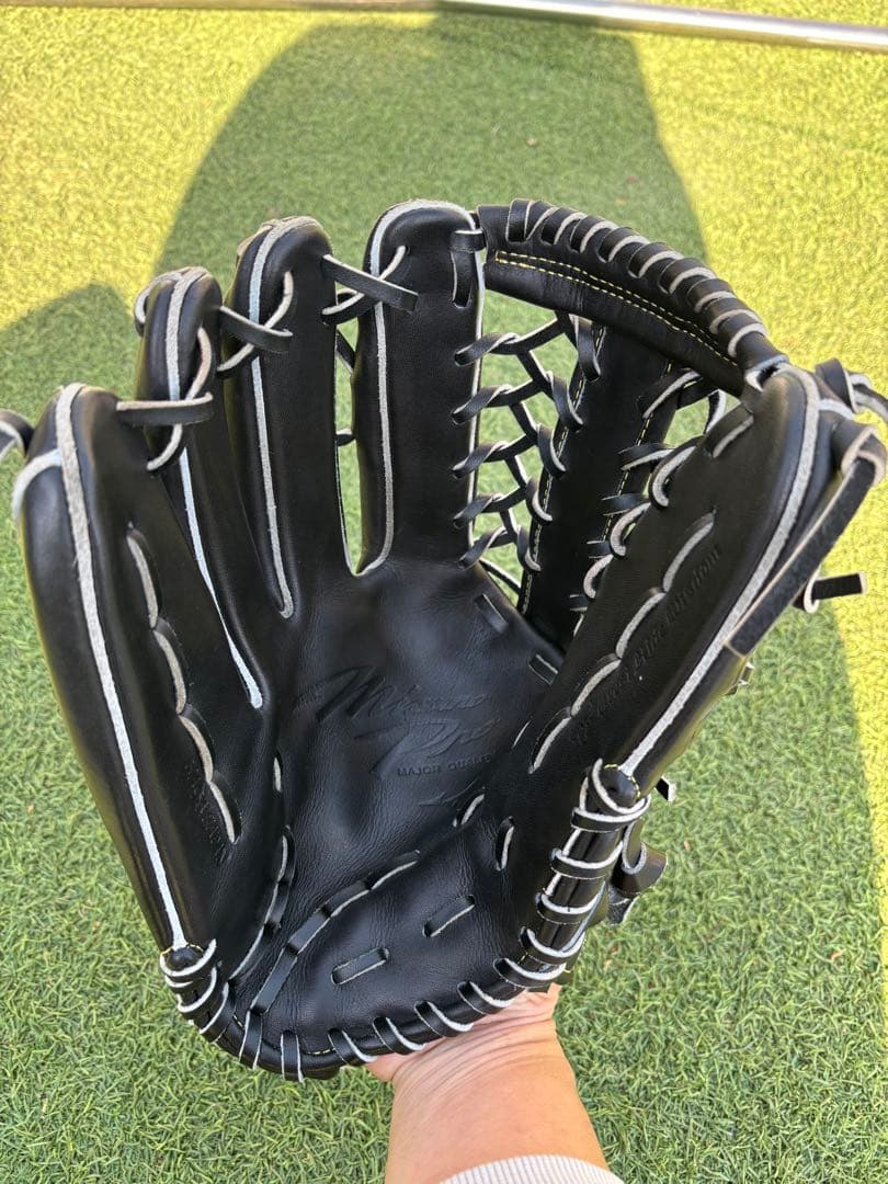 ミズノプロ硬式グローブ 左外野手用　黒 レザー　高校野球対応