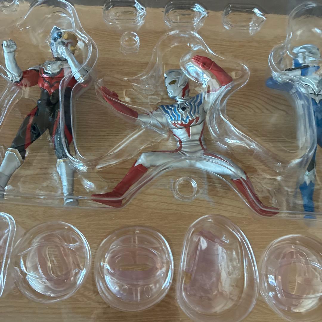 ウルトラマンルミナス　プレミアム　6体