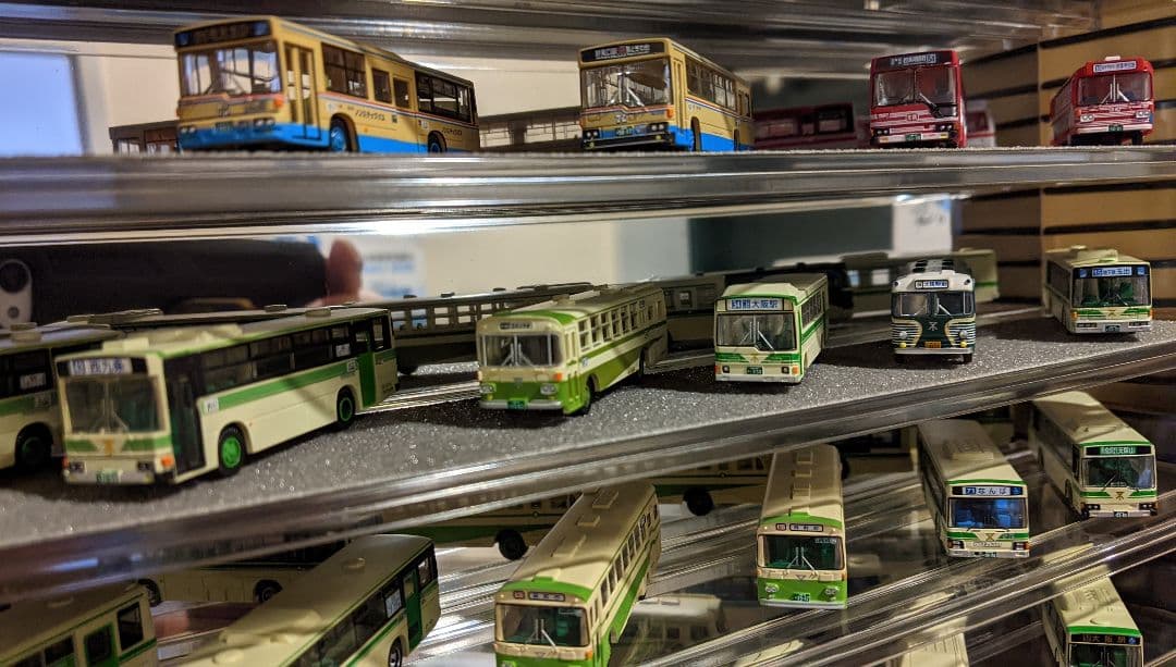 ミニチュアバス多数26台 ケース展示品【美品】