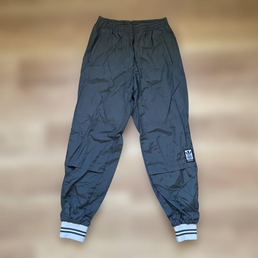 adidas 90s ナイロンジョガーパンツ