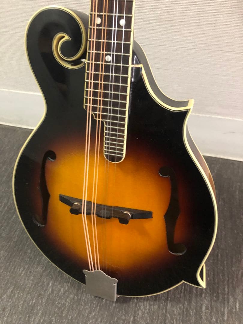 T*’様 Kentucky マンドリン サンバースト　KM675