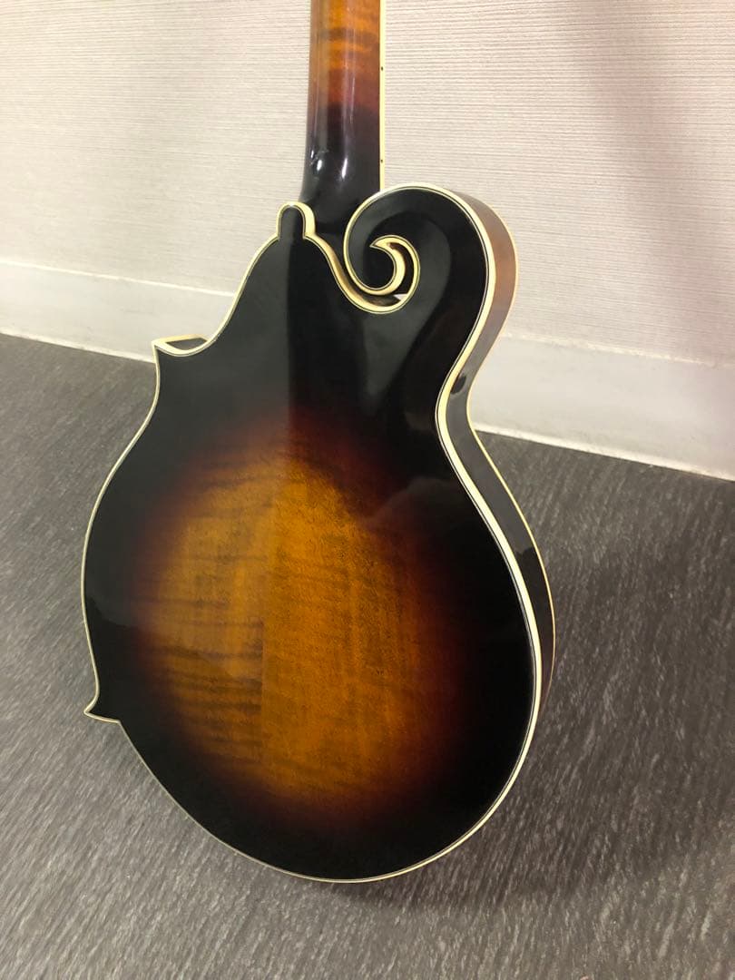 T*’様 Kentucky マンドリン サンバースト　KM675