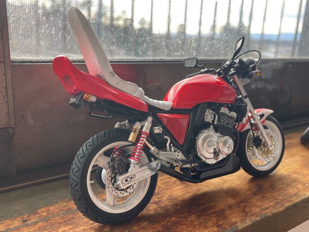 アオシマ　1/12 cb400sf スーフォア　完成品