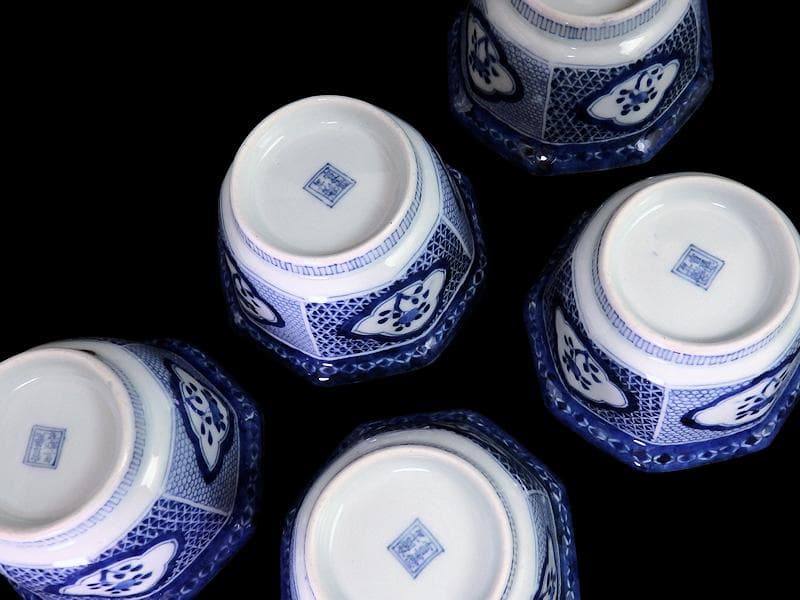 古伊万里　染付　毘沙門亀甲紋に花図　八角向付 ５客　A234AS-DBb