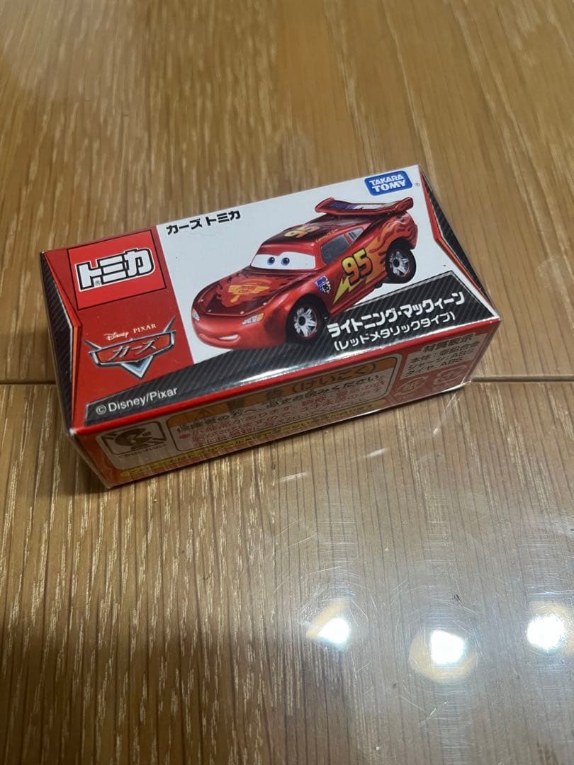 希少品美品 カーズ トミカ ライトニング・マックィーン（レッドメタリックタイプ）