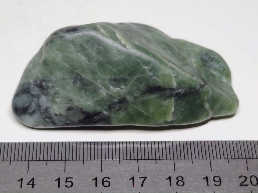 糸魚川166 翡翠 75g ヒスイ 原石 鑑賞石 自然石 誕生石 鉱物 鉱石