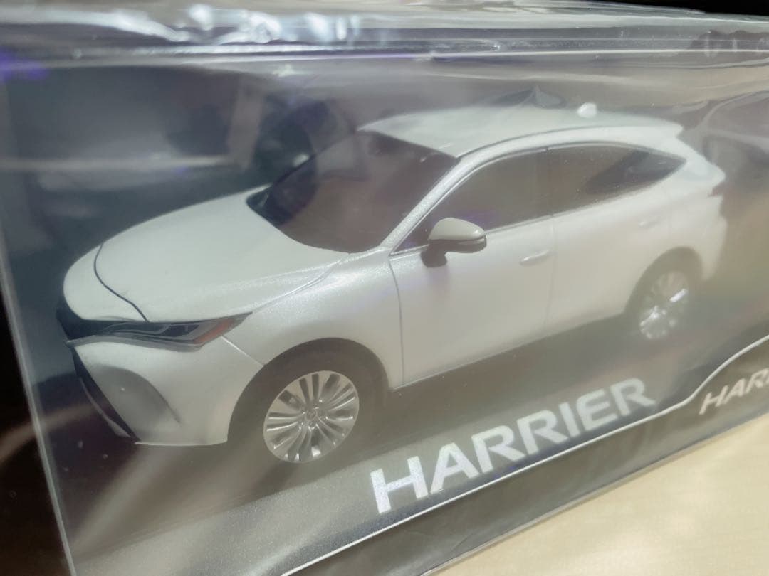 HARRIER ホワイトパールクリスタルシャインミニカー 1/30