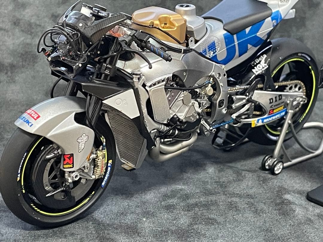 タミヤ1/12 TEAM SUZUKI ECSTAR GSX-RR'20