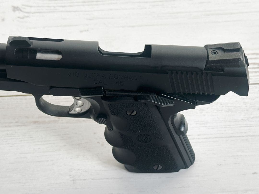 V10 Ultra Compact ブラック ガスガン　東京マルイ