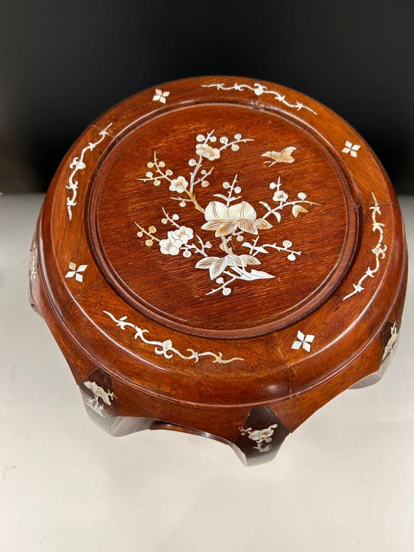 中国花梨￼丸型座卓 螺鈿￼細工付き