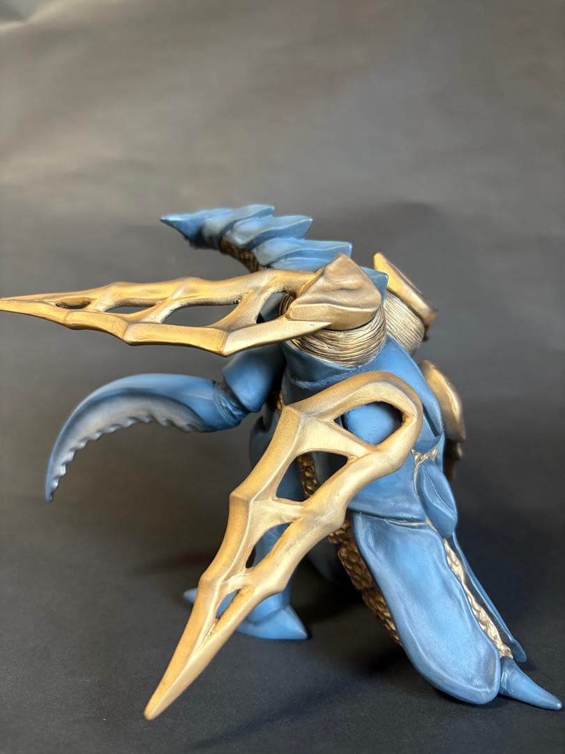 ご依頼品　バジリス　ソフビ　リペイント完成品