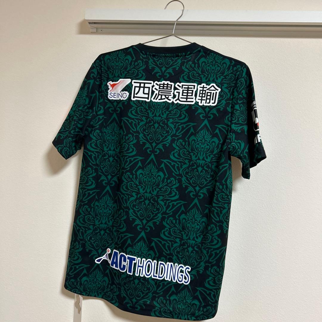 FC岐阜　2025オーセンティックユニフォームL サイン入りでです