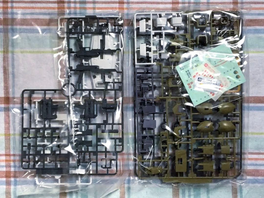 初版品 良状態 赤バンダイ MG 1/100 ジム・スナイパーカスタム