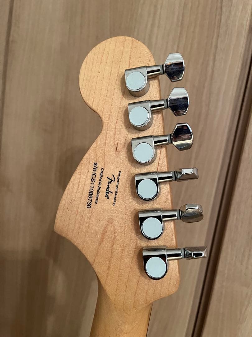 Squier by Fender ストラトキャスタータイプ（HSS）エレキギター