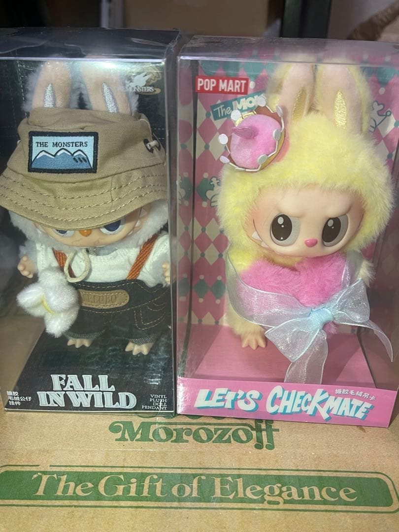 popmart FALL IN WILDとLET'S CHECKMATE 2本