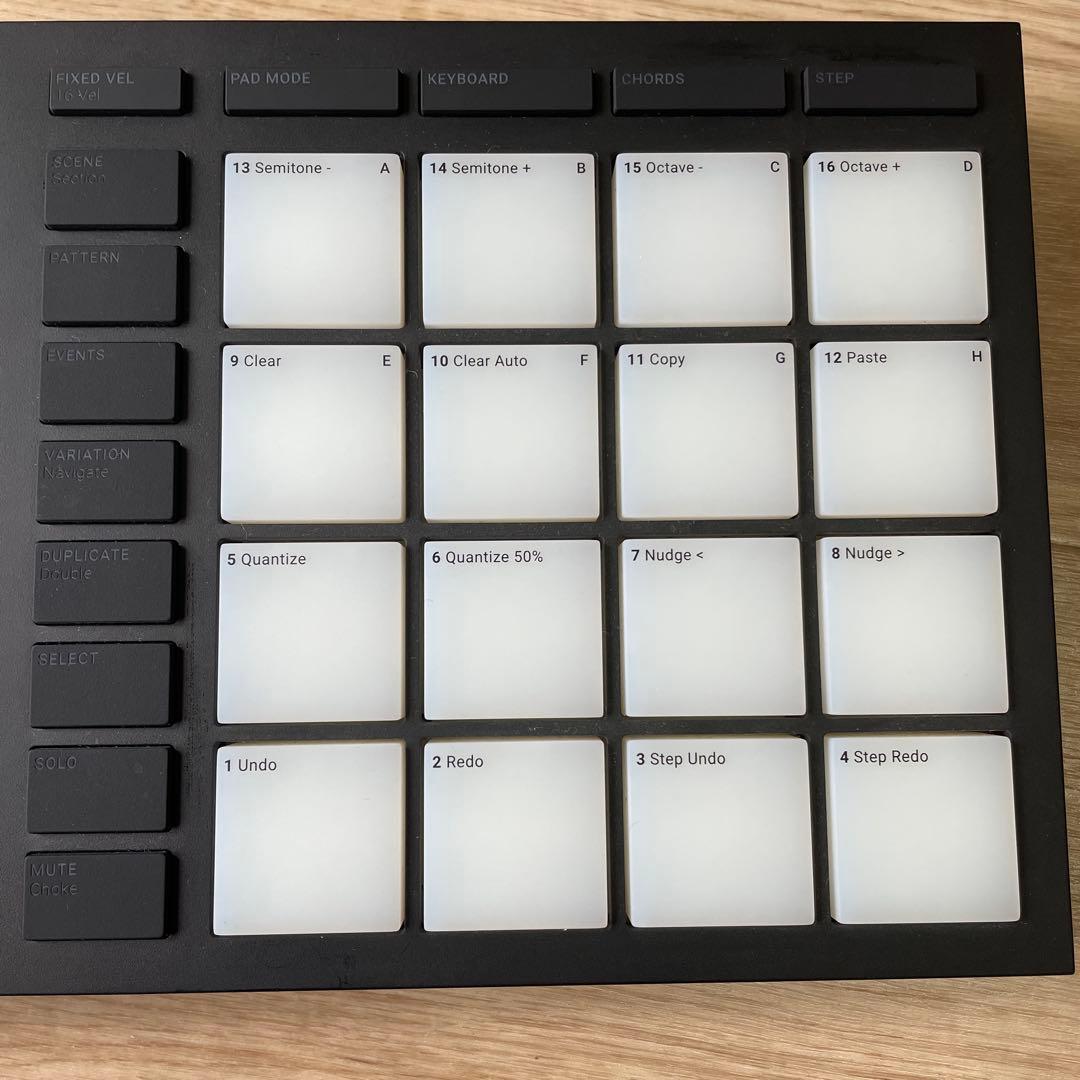 MASCHINE MIDIコントローラー ブラック