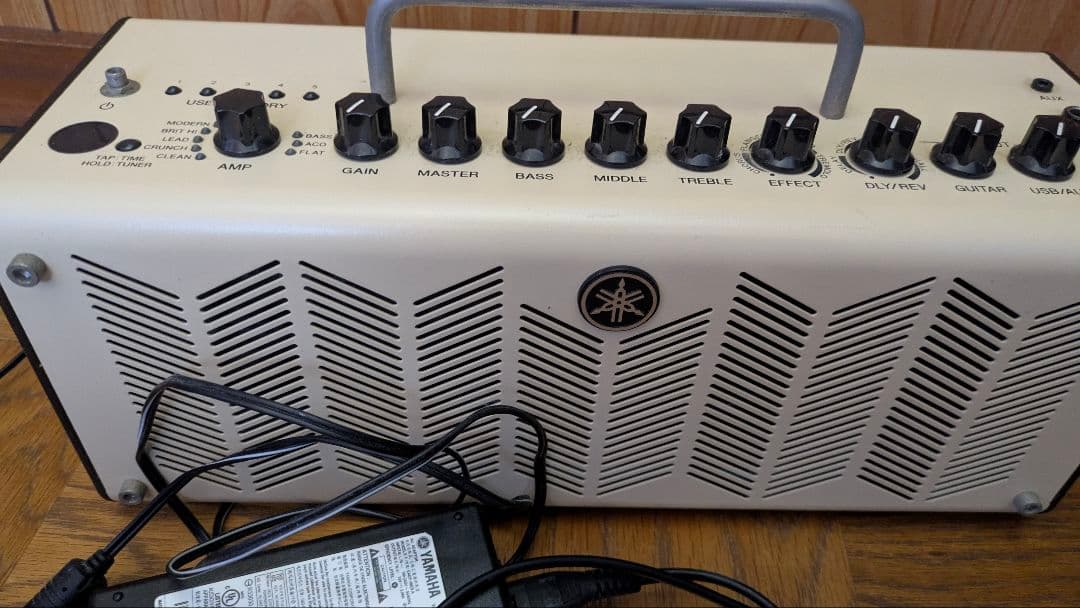 きゃろ　Yamaha THR10 ギターアンプ クリーム　難あり