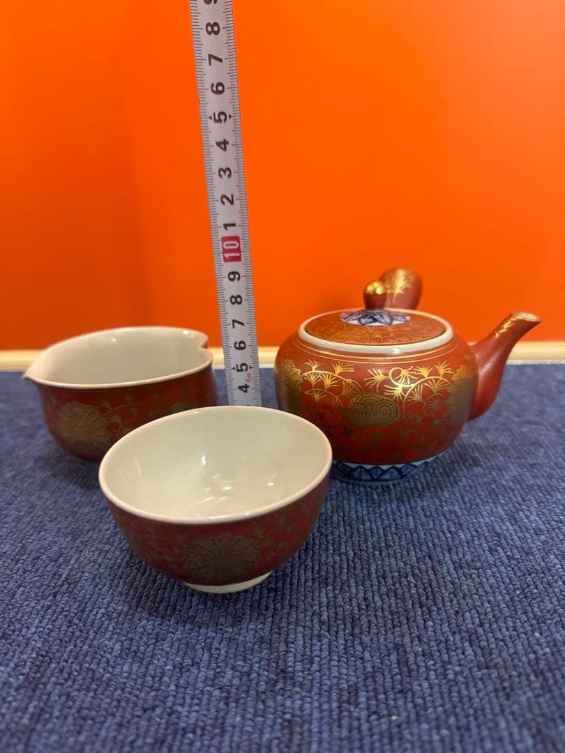 1725 九谷焼　赤絵　赤地金花　茶器セット　急須1客　湯冷し1客　湯呑4客