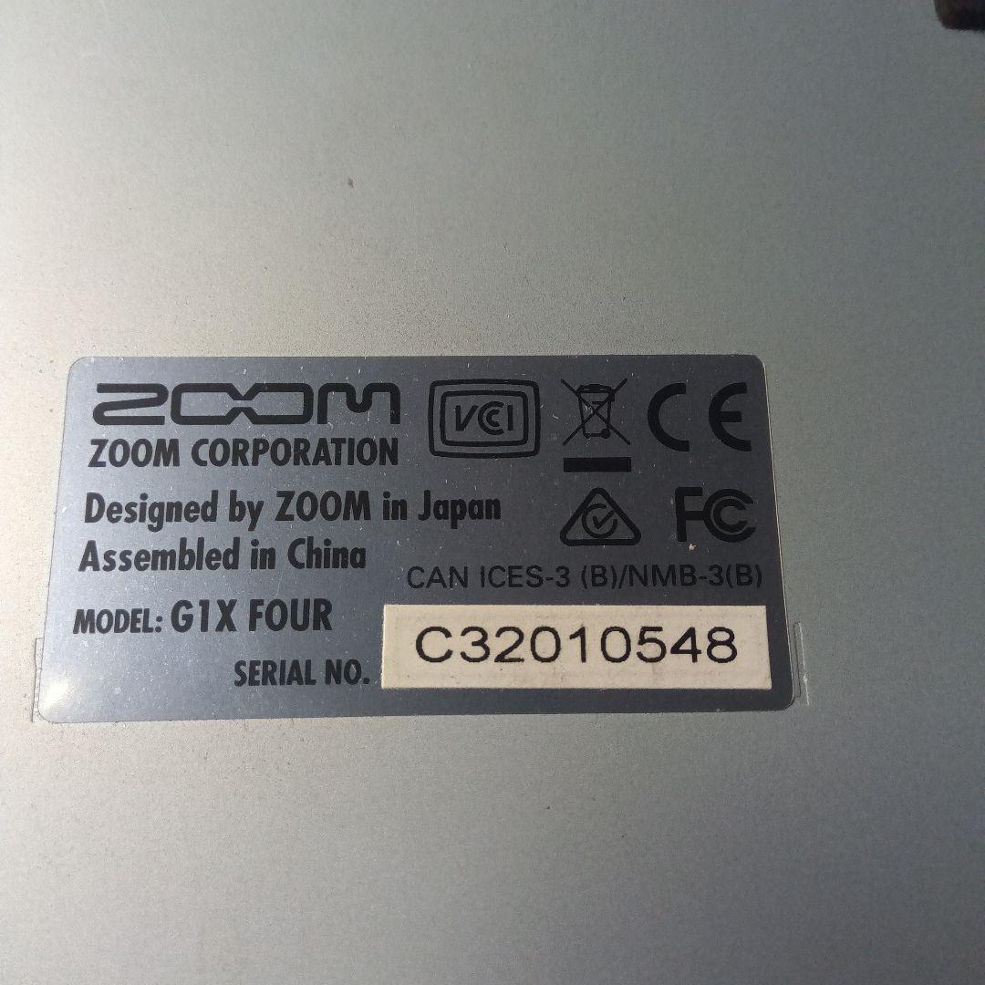 zoom G1X FOURです