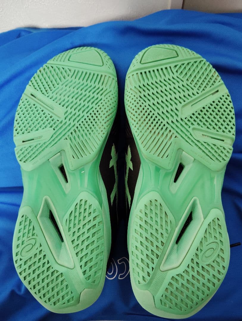 ASICS直営店限定 SOLUTION SPEED FF 4オールコート