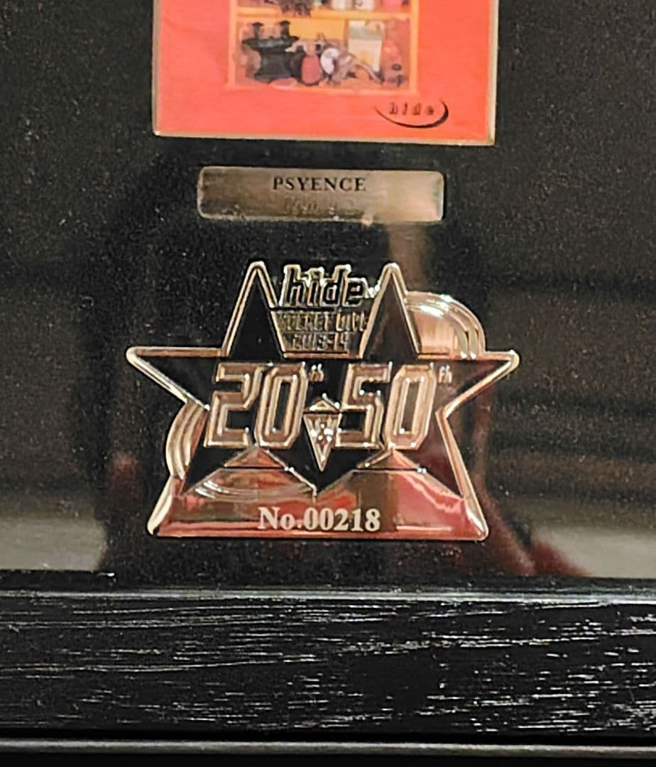 hide 20th Anniversary Collection ピンバッジ