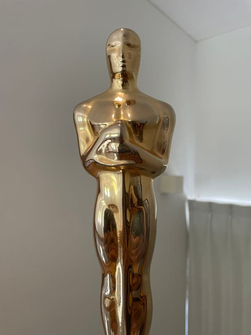 【アカデミー賞】オスカー像 金属製 約25cm【OSCAR】ずっしり重い！