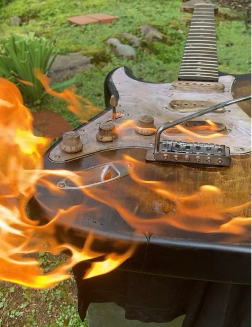 ギター jimi hendrix stratocaster righty relic