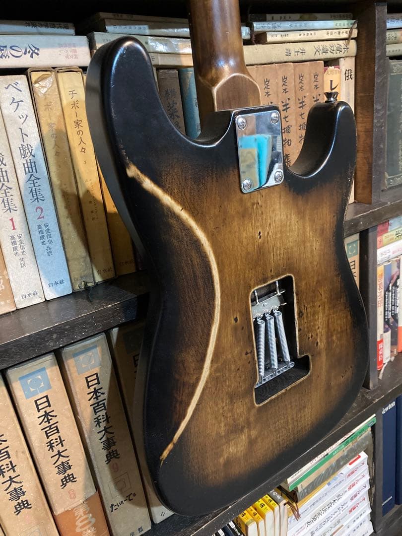 ギター jimi hendrix stratocaster righty relic