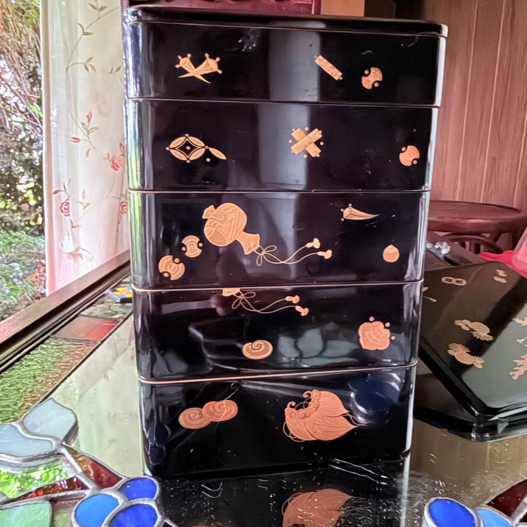 超限定1月23日20時迄‼️JAPAN『図替り宝尽くし』蒔絵梨地四段重台座付木箱入