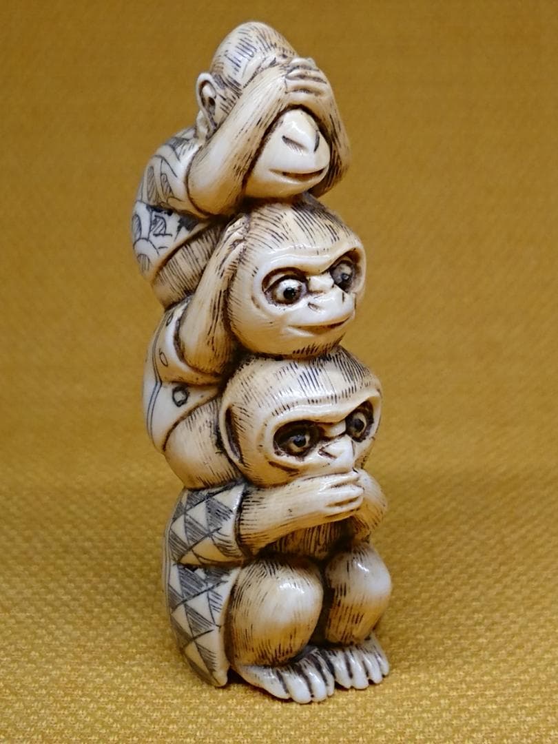 【美品】 天然素材　根付　彫刻　置物　インテリア　工芸品　美術品　A1073